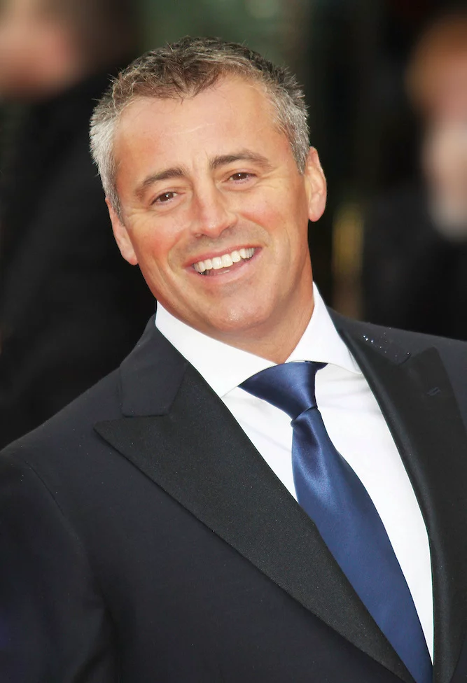 Matt LeBlanc: O eterno Joey Tribbiani de “Friends” também participou da mesma série erótica que David Duchovny. Embora não tivesse sexo explícito, a série continha várias cenas picantes!