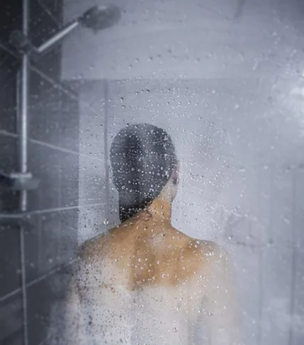 5- Não lave os cabelos com água quente