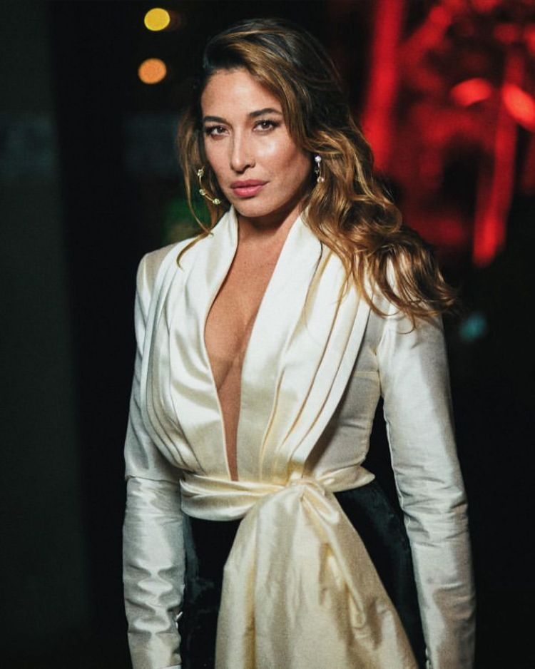 Giselle Itié - Filha de um mexicano com uma brasileira, a atriz nasceu na Cidade do México. Sua família resolveu se mudar para cá quando Giselle tinha quatro anos, após um forte terremoto atingir sua cidade natal.