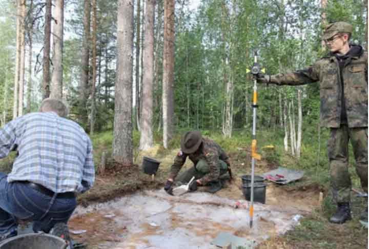 Para chegar à conclusão de que o local deve ser considerado um cemitério, os arqueólogos analisaram as covas e compararam o tamanho e o conteúdo delas com os de outros cemitérios da Idade da Pedra encontrados na Finlândia.