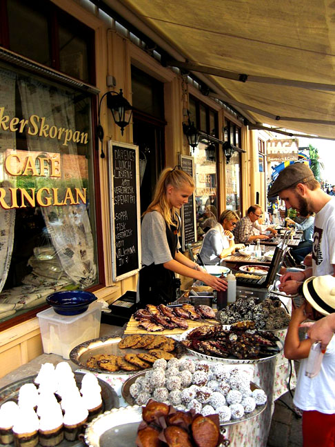 Na Suécia, o número de horas de trabalho, em média, por semana é de 36. 