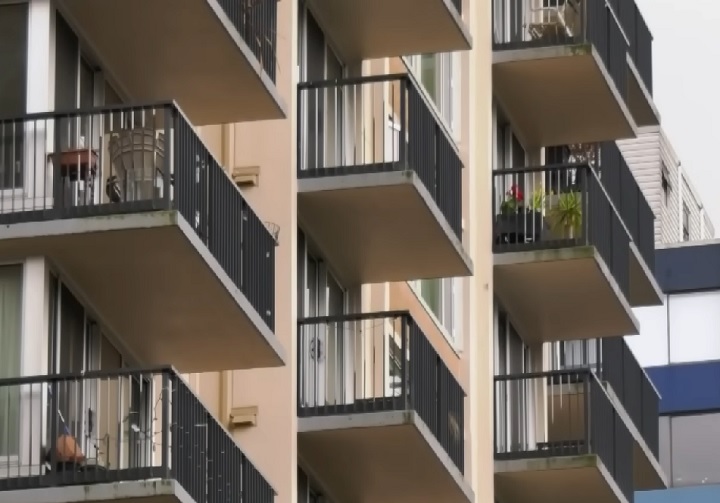 Segundo a imprensa norte-americana, o valor de 150 dólares por viagem de ida e volta é a metade do aluguel médio de um quarto na cidade.