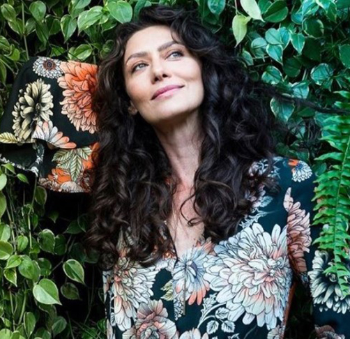 Por isso, ela só se formou em 2003. Por outro lado, Fernanda já havia concluído , em 1996, em um curso de cinema e televisão. 