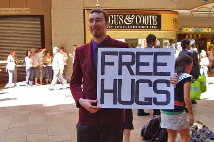 Na época, Mann vivia em Londres, capital da Inglaterra, e passava pelas dores emocionais do término de um noivado. Para piorar, seus pais também haviam se divorciado. 
