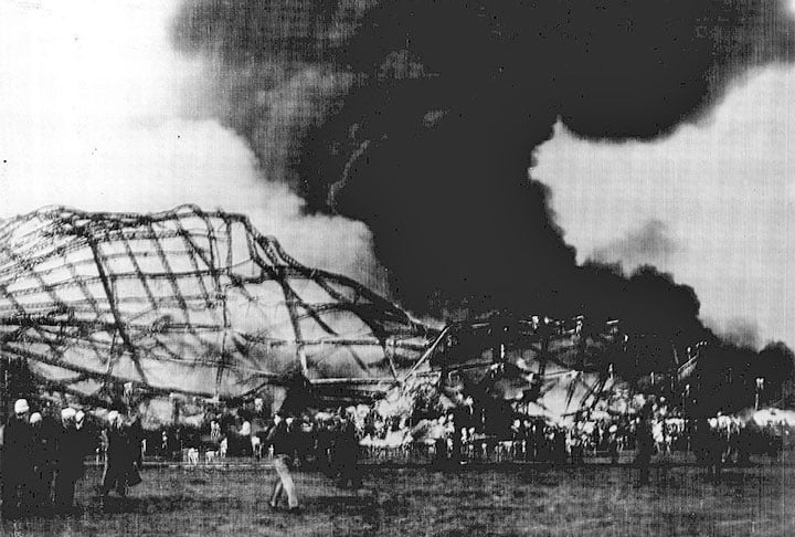 O Desastre do Hindenburg foi um acidente com o dirigível alemão LZ 129 Hindenburg que ocorreu em 6 de maio de 1937, em Lakehurst, Nova Jersey, Estados Unidos.