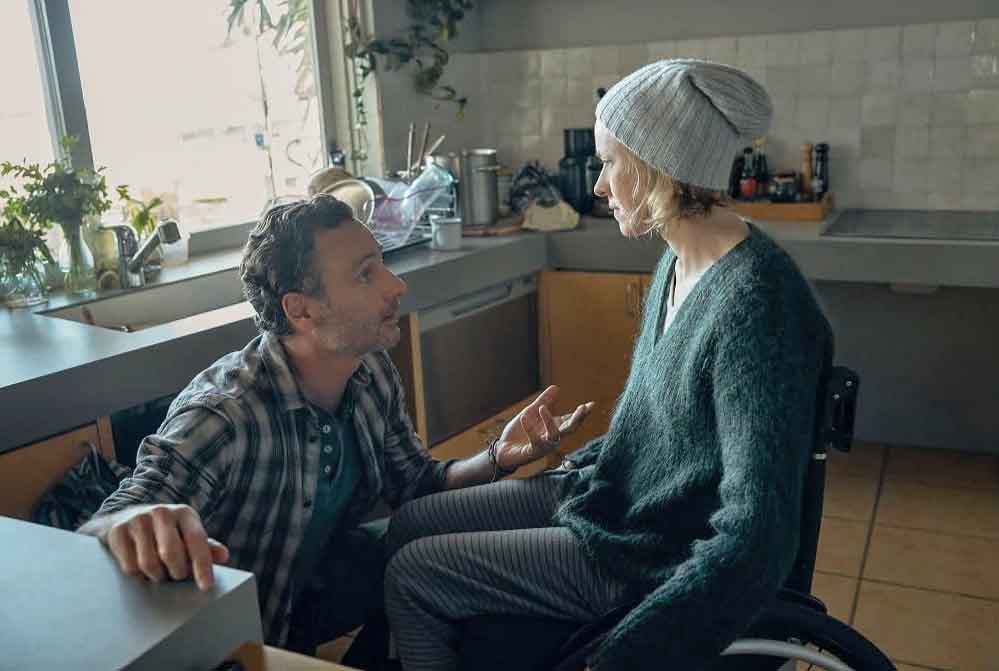 Um Milagre Inesperado é baseado na comovente história real do livro Penguim Bloom, publicado em 2016 pelo verdadeiro Cameron Bloom e pelo autor australiano Bradley Trevor Greive. 