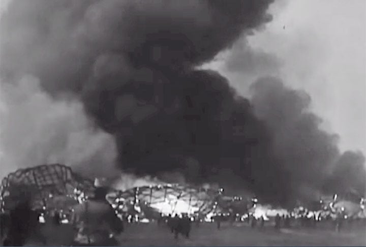 Além disso, a estrutura do dirigível era composta por materiais inflamáveis, como celulóide e alumínio. Fora o fato de que o Hindenburg não era equipado com sistemas adequados de combate a incêndios.