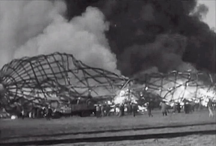 Faíscas: Acredita-se que a faísca que iniciou o incêndio tenha sido gerada pelo lançamento das cordas de amarração do dirigível.