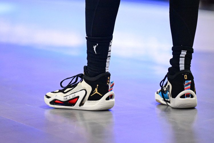 T&ecirc;nis da jogadora Aerial Powers, do Atlanta Dream, da WNBA