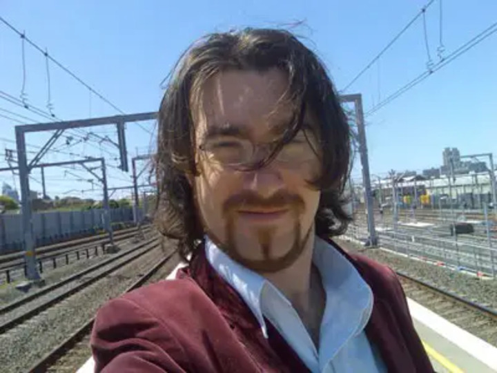 Descontente por não receber nenhuma remuneração pelos milhões de visualizações do vídeo, o australiano optou pela reclusão e não quis mais falar do assunto. 
