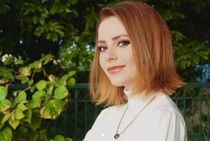 A cantora é uma das mais populares no Brasil e começou a carreira na infância com dupla do irmão Júnior. 