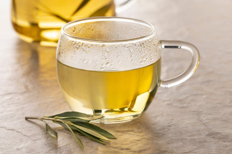 Chá de oliveira com limão (Imagem: Picture Partners | Shutterstock)