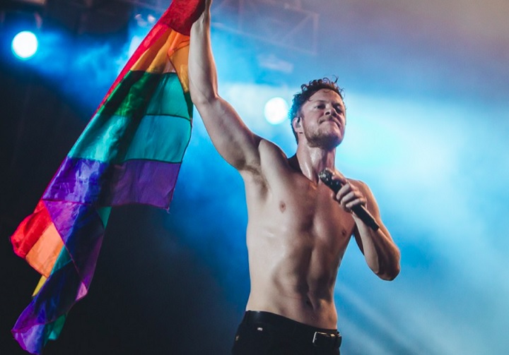 A banda costuma usar suas músicas e fama para defender causas importantes como saúde mental, sustentabilidade e direitos LGBTQ+. 