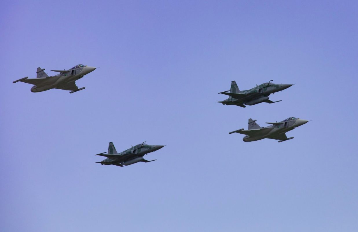 Um estudo publicado pela “Global Fire Power”, feito para analisar o poderio das forças militares ao redor do mundo, classificou o Brasil como a 17ª maior força aérea do planeta, logo após a Grécia.