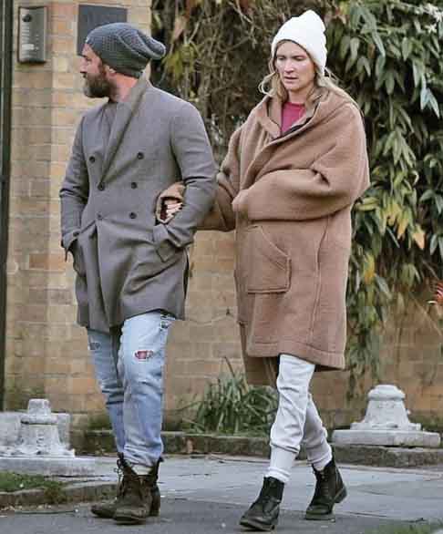 Anos depois se casou outra vez e teve mais dois filhos. Atualmente vive uma vida reservada ao lado da esposa Phillipa Coan, com quem está desde 2019.