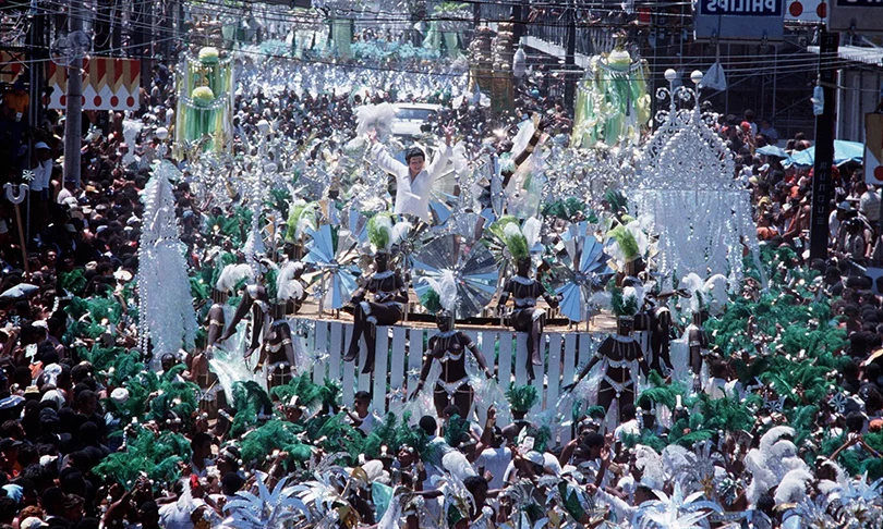 A alegria extasiante de Bumbum Praticumbum Prugurundum alçou o Império Serrano ao campeonato indiscutível de 1982. Não teve pra ninguém na Sapucaí. A avenida tremeu. E o samba até hoje é cantado como símbolo da agremiação. 