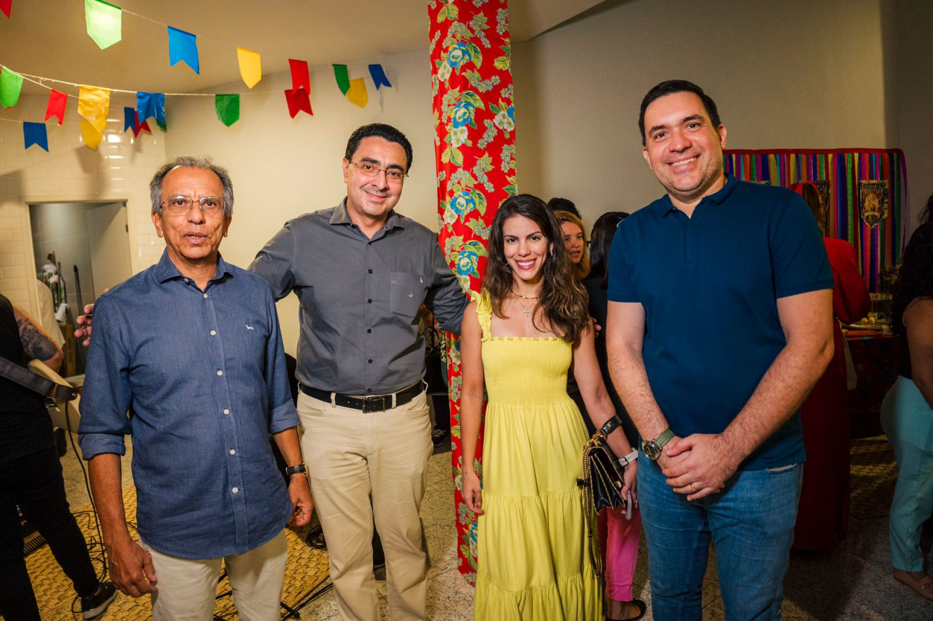 Eduardo Rolim, Eizon Said (superintendente do shopping), Manuela Rolim e Yuri Nogueira Fontenelle (proprietária da Noélia doces e salgados)