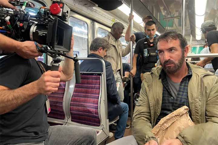 Além de Dujardin, o elenco de Zorro tem Audrey Dana (Crimes de Autor), Salvatore Ficarra (O Começo do Natal), André Dussollier (Eterno Amor), Eric Elmosnino (A Família Beliér) e Grégory Gadebois (O Oficial e o Espião). 