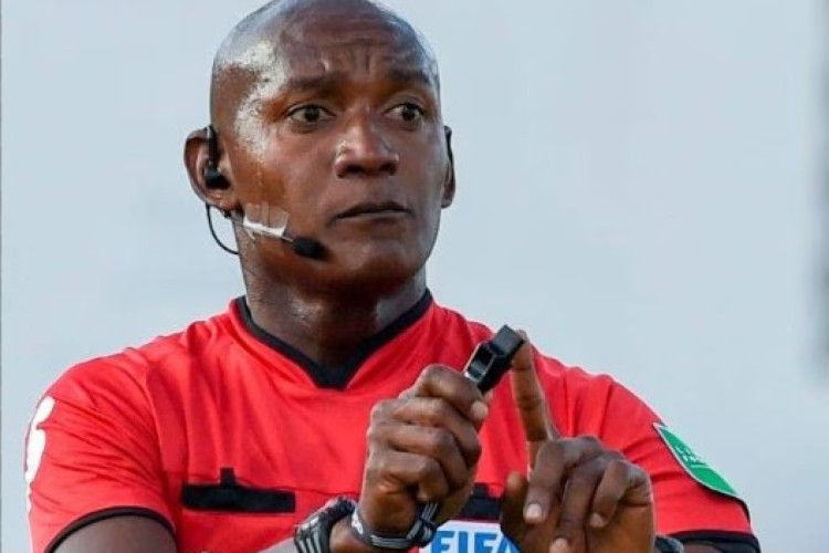 Augusto Aragón, do Equador, árbitro FIFA