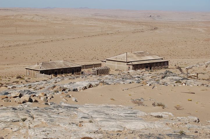 Na década de 1930, as valiosas reservas se esgotaram e os habitantes, tanto os alemães quanto os locais que trabalhavam para eles, começaram a partir. 