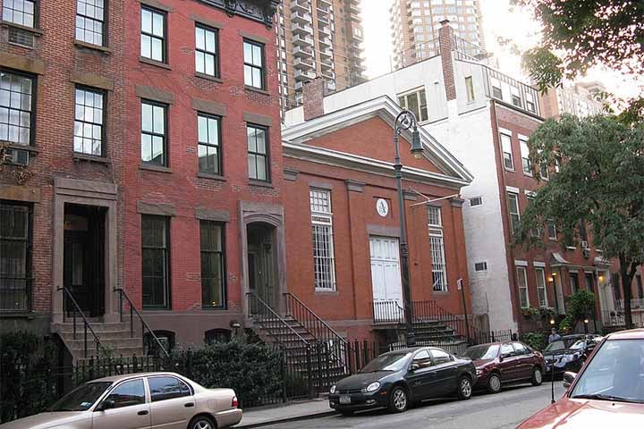 Associação de atores, diretores e roteiristas, o Actors Studio é uma escola de formação que trabalha com a técnica chamada “Método”, que influenciou o trabalho de inúmeros astros do cinema.
