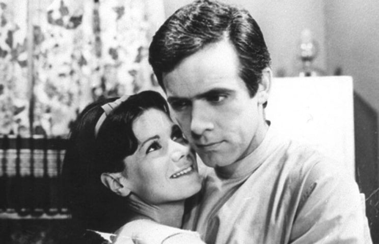 Contando as novelas com apenas uma temporada, a que teve mais capítulos foi Redenção, que ficou no ar entre maio de 1966 e maio de 1968. Foram 596 capítulos transmitidos pela também extinta TV Excelsior. 