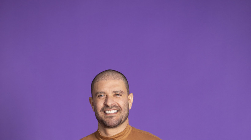 Diogo Nogueira se apresenta no Ceará e reflete sobre a importância de shows gratuitos para as pessoas e para a cultura do país (Foto: Divulgação/ Leo Aversa )