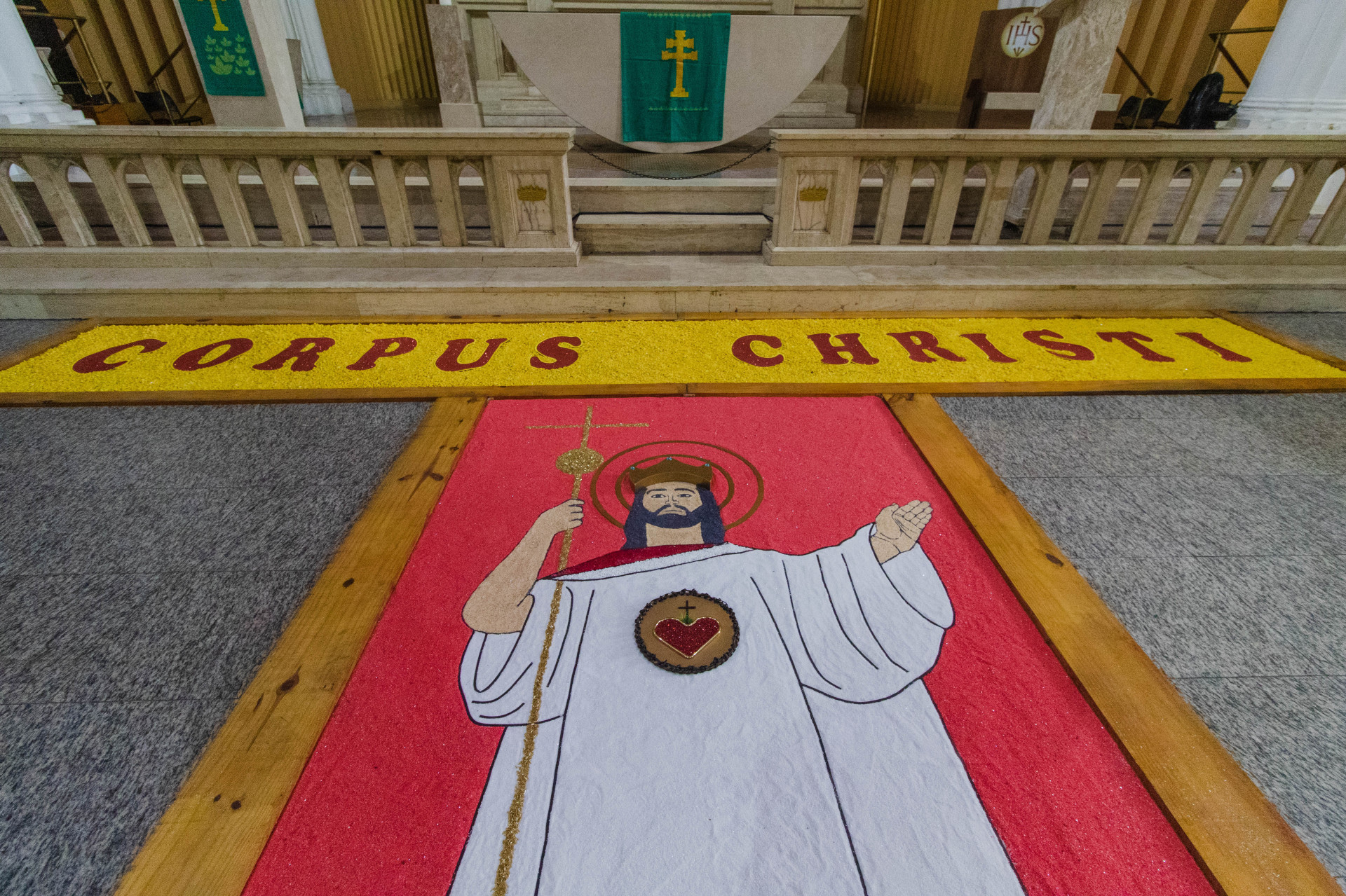 FORTALEZA, CEARÁ, 29-05-2024: Tapetes finalizados para o Corpus Christi, na Igreja Cristo Rei. (Foto: Fernanda Barros / O Povo)