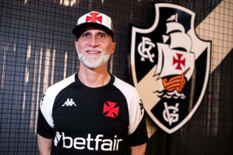 Novo comandante cruz-maltino revela ser apaixonado pela cultura brasileira, sobretudo as novelas, e que acompanhava a seleção quando jovem