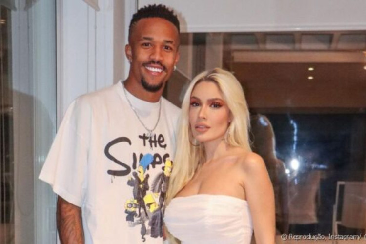 Nos últimos dias, Karoline vem fazendo uma série de stories falando sobre o ex-namorado e a relação dele com a filha Cecília