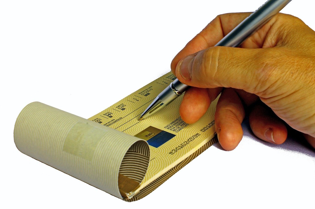 Em 2023, até setembro (dado mais atualizado pelo BC), foram 168.579 emissões de cheques no país.