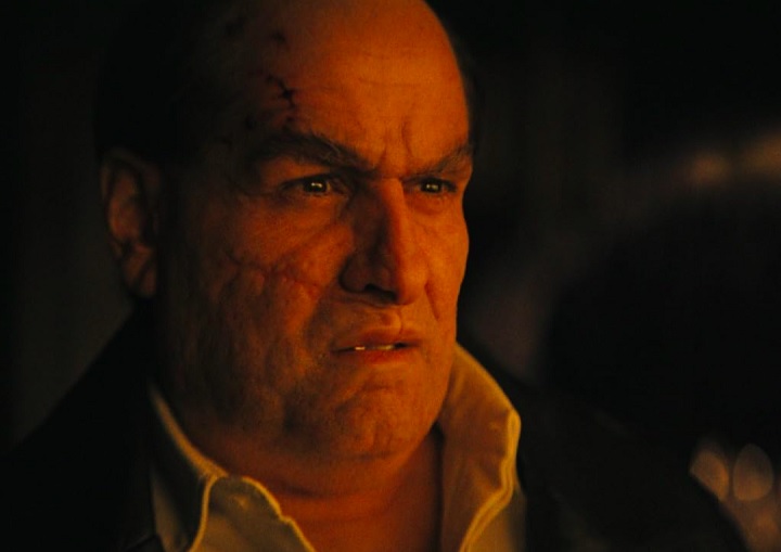 Em um de seus últimos trabalhos importantes, Farrell surgiu irreconhecível ao viver uma nova versão do vilão Pinguim no filme Batman (2022).