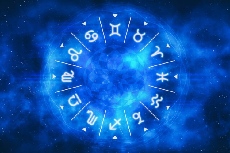 A posição dos astros indica que o período será favorável para autoconhecimento e transformações (Imagem: Adam Vilimek | Shutterstock) 