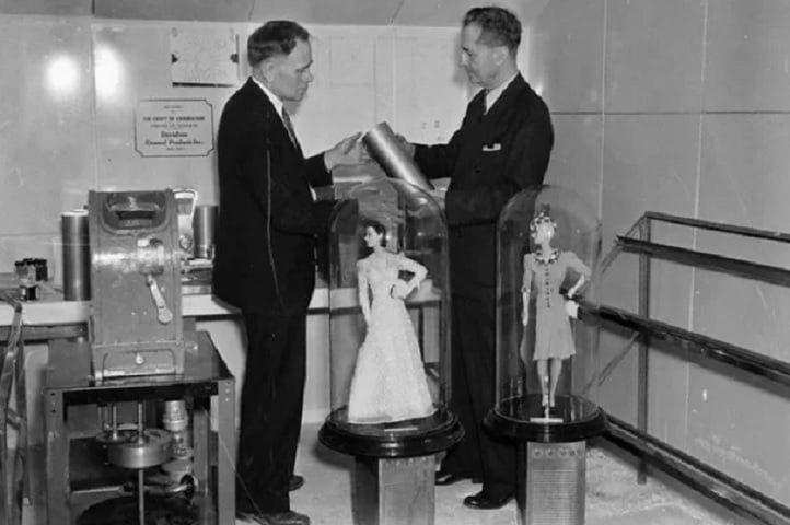 Assim, Thornwell Jacobs teve a ideia de eternizar o momento em que ele vivia como um dever arqueológico para futuras civilizações estudarem, criando então a primeira cápsula do tempo moderna.