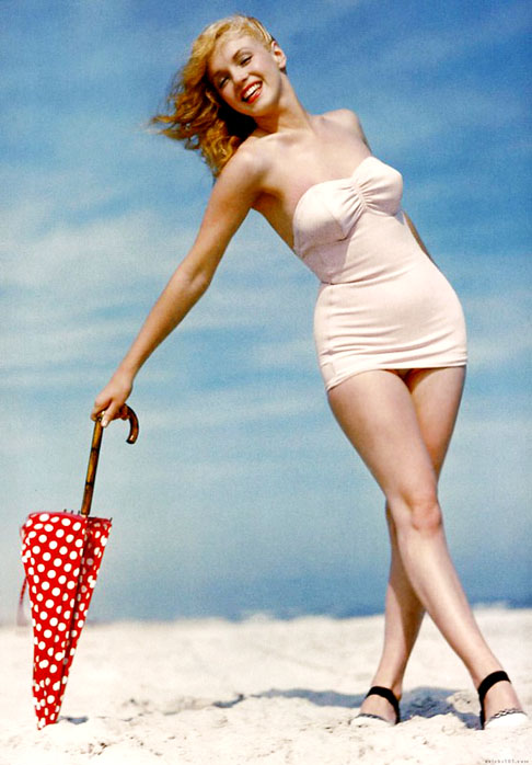 Até hoje, a figura de Marilyn Monroe atrai pela complexidade do seu perfil: bela, talentosa, insegura, triste, sedutora, rica, discriminada.... uma lista que não acaba de contradições. 