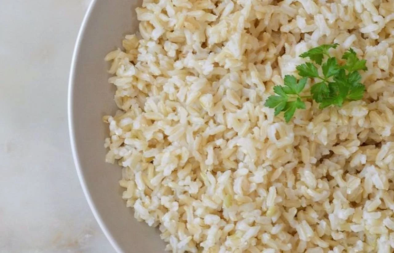 Desde o arroz integral, repleto de nutrientes e fibras, até o arroz basmati, conhecido por seu aroma perfumado, temos opções para satisfazer diferentes gostos e necessidades diárias.