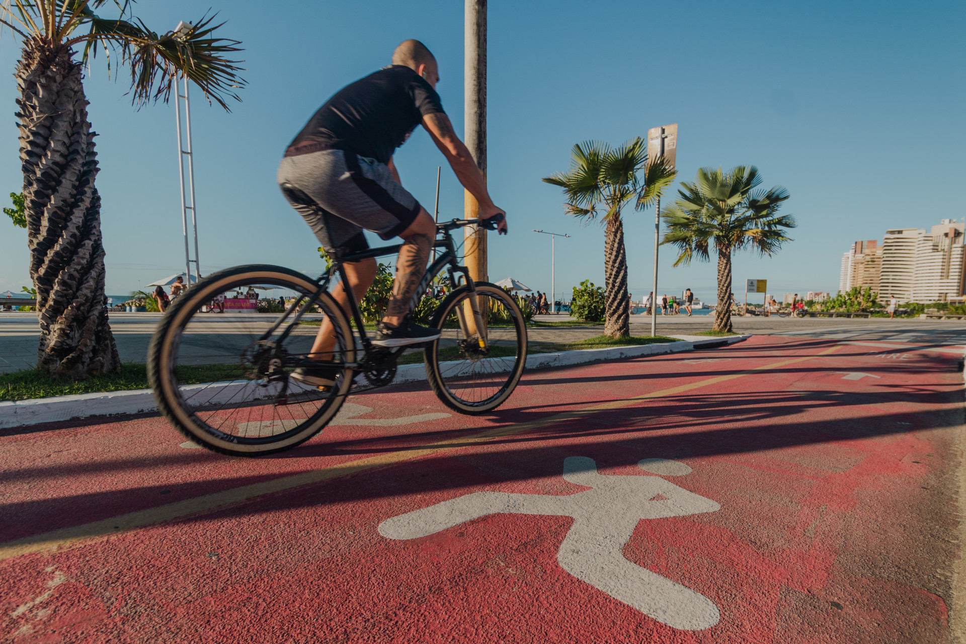 ￼A BEIRA MAR é um dos locais da prática (Foto: FERNANDA BARROS)