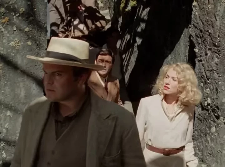 King Kong (2005): Dirigido por Peter Jackson, o filme é um remake do clássico de 1933 e segue a história de um cineasta, Carl Denham, que leva sua equipe e uma atriz, Ann Darrow, para uma ilha remota em busca de filmagens.