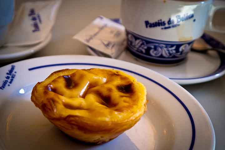 Recentemente, em 2023, as duas principais versões do doce lideravam o ranking de avaliações na seção sobremesa do site TasteAtlas.