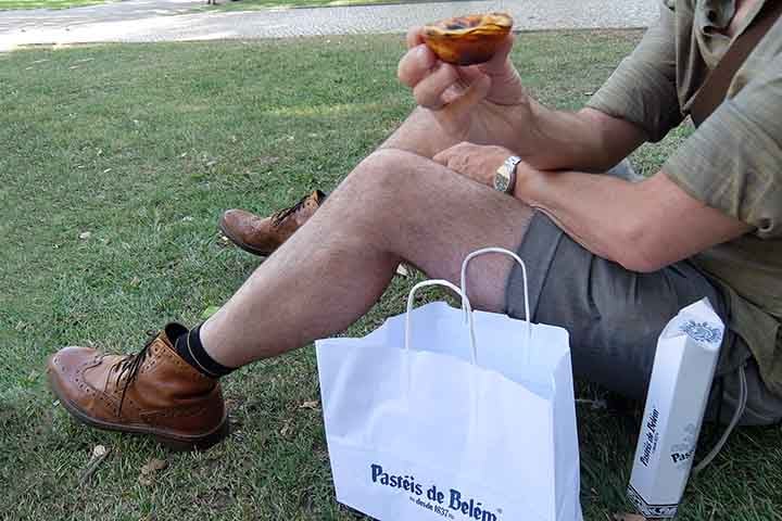 Desde o final da década de 90, é possível saborear pastéis de Belém em países asiáticos, como no Camboja, Singapura, Malásia, Hong Kong e Taiwan.