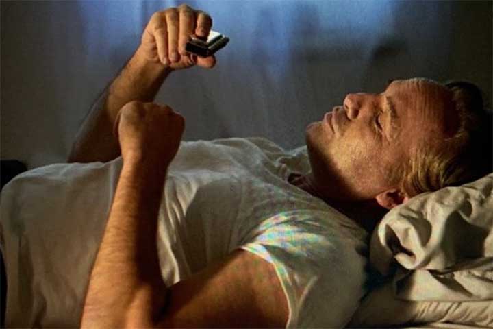 Durante as filmagens de 'O Grande Motim', filme de 1962, o ator se apaixonou pelo local e decidiu comprar o conjunto de pequenas ilhas. 'Waltzing with Brando' não tem previsão de estreia, porém foi apresentado a estúdios, distribuidoras e investidores no Festival de Cannes de 2024.