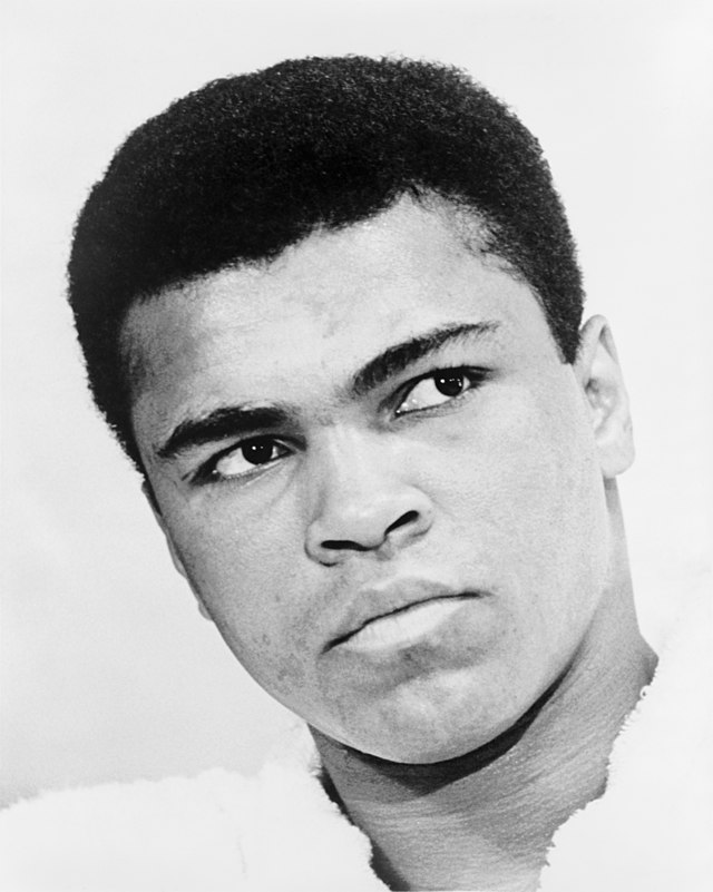 Muhammad Ali nasceu Cassius Marcellus Clay Jr., em Louisville, nos Estados Unidos. 