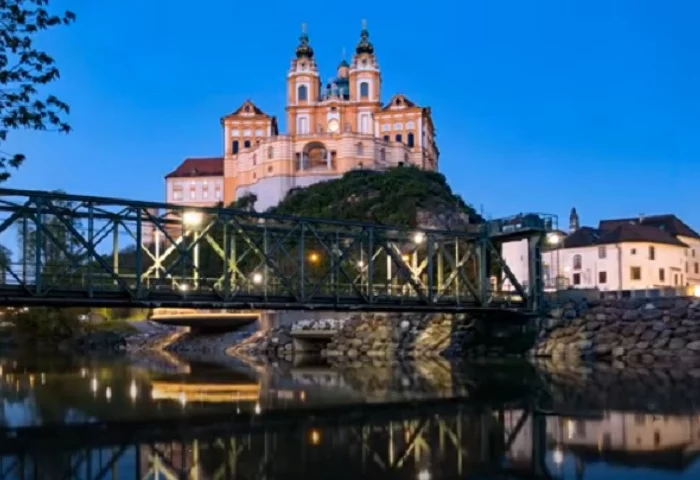 O Top 5 é completado pela Áustria, que se tornou independente no ano de 976 e que durante muito tempo esteve sob o Sacro Império Romano.