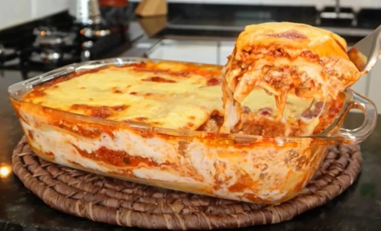 Lasanha- Congelamento: Monte em assadeiras individuais e congele antes de cortar em porções- Congelar por até: 3 meses- Descongelamento: Asse no forno para manter a textura e o sabor.