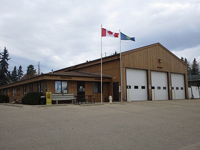 Nascida na província de Alberta, no Canadá. Lilly ganhou fama pelo papel da fugitiva Kate Austen, na famosa série de TV Lost, seu primeiro grande sucesso..