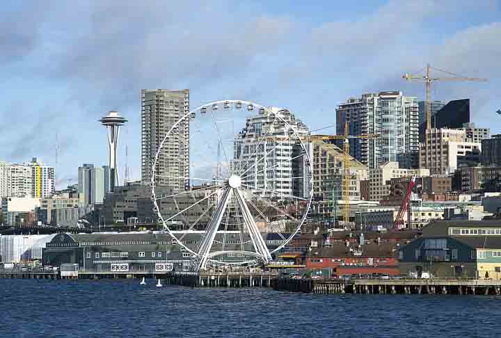 Seattle Great Wheel (Seatle): Fica sobre a água e tem mais de 500 mil lâmpadas LED, mantendo sempre a  aparência colorida. Com 53 metros de altura, tem vista para paisagens deslumbrantes do cais e das montanhas circundantes em dias mais abertos. As 42 gôndolas climatizadas podem transportar até oito passageiros.