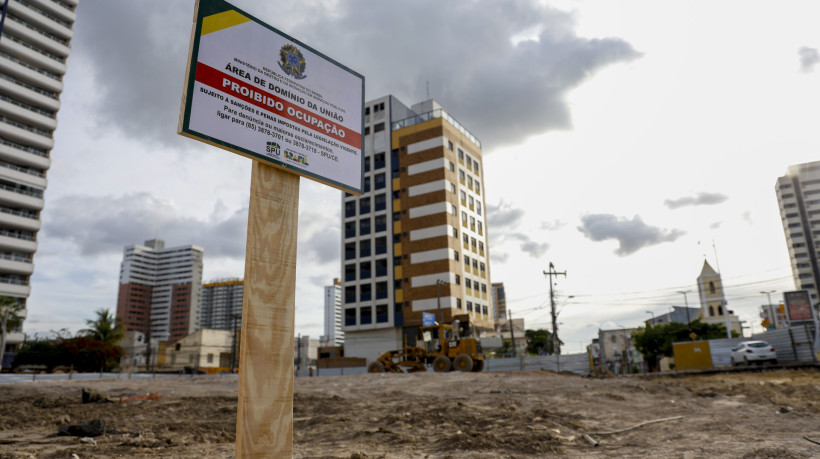 ￼PLACA da SPU foi colocada no terreno do antigo Edifício São Pedro