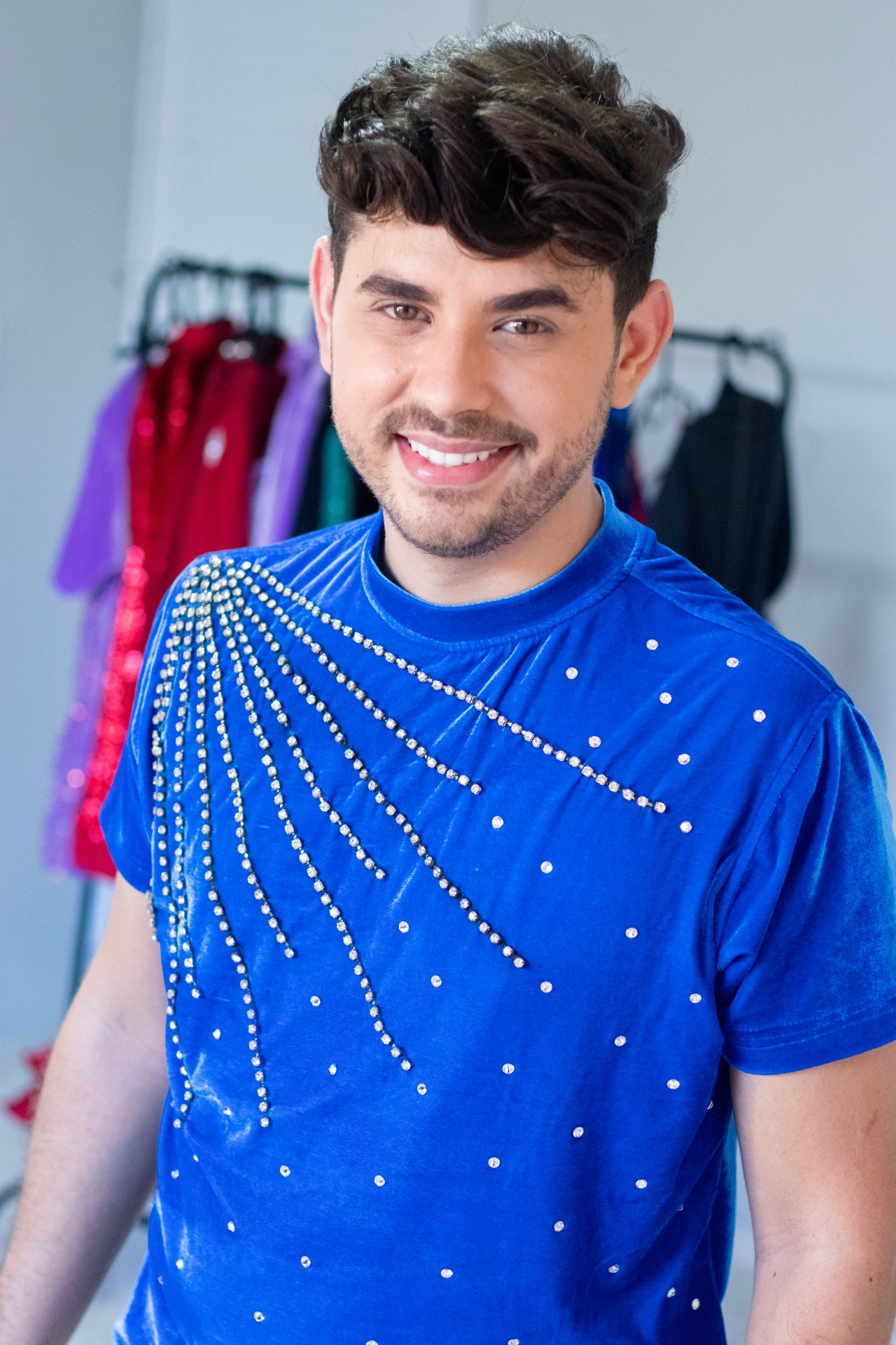 FORTALEZA, CEARÁ, BRASIL, 05-06-2024: Bruno Carvalho do Conjunto Ceará que faz cover da Joelma em entrevista para o Vida&Arte sobre artistas de bairros diferentes. (Foto: Samuel Setubal/ O Povo)