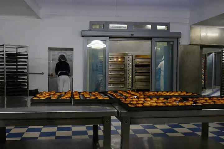 Desde 2009, o concurso O Melhor Pastel de Nata elege a melhor versão do tradicional doce entre as versões produzidas pelas confeitarias, pastelarias, cafés e restaurantes da Área Metropolitana de Lisboa. Em 2023, a Confeitaria Glória, localizada em Amadora, foi a campeã.