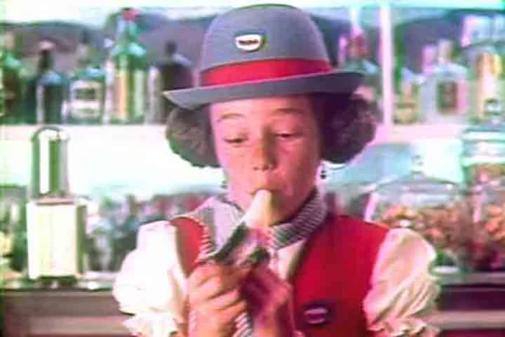 Na Alemanha, em 1933, o alemão Josef Pankofer criou o sorvete Jopa (iniciais do nome e do sobrenome dele). Esse foi um dos primeiros sorvetes e alimentos congelados fabricados industrialmente. 